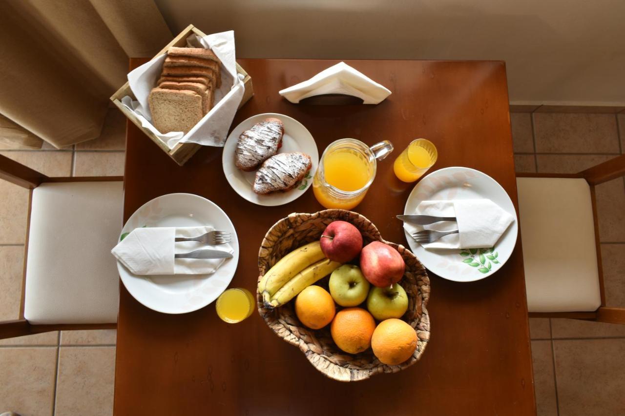 Mini Art Apartments Gerani  ภายนอก รูปภาพ