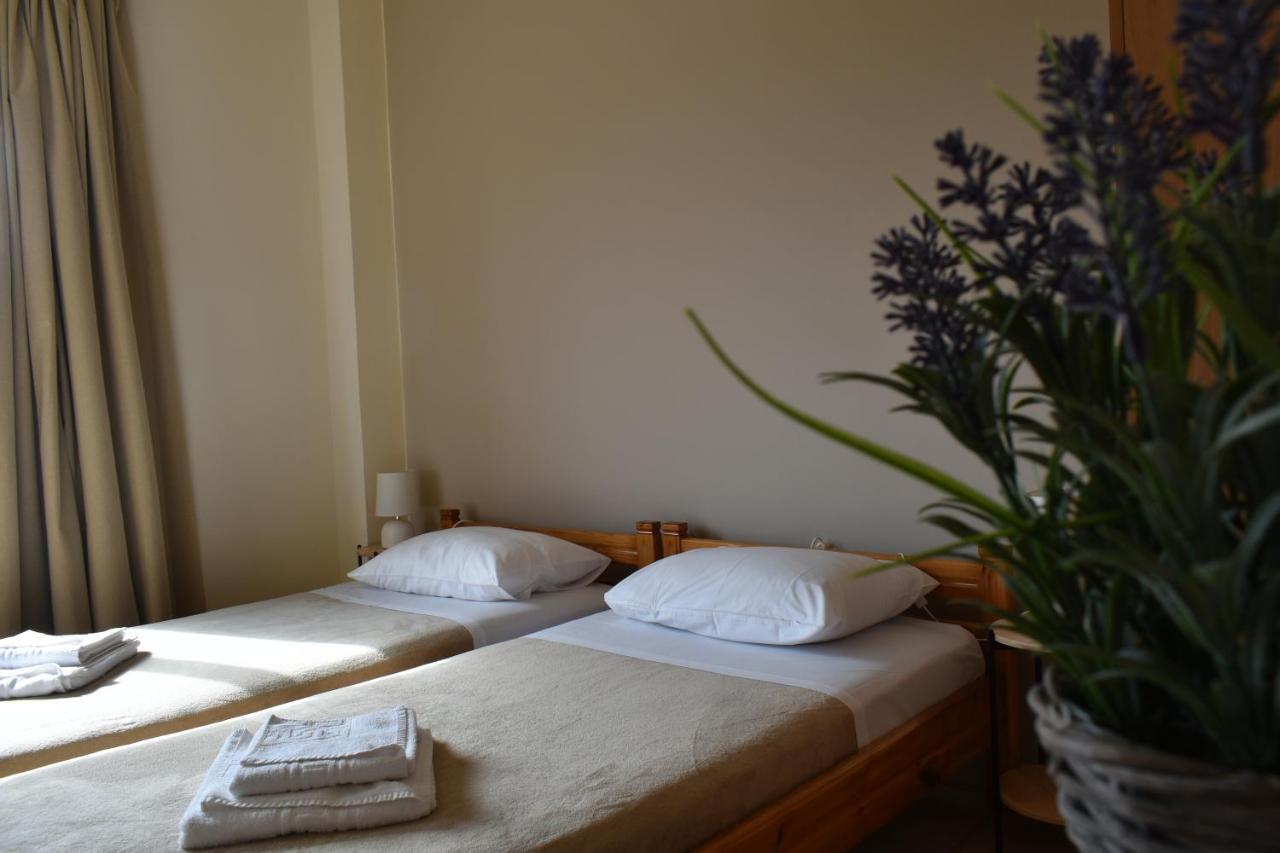 Mini Art Apartments Gerani  ภายนอก รูปภาพ
