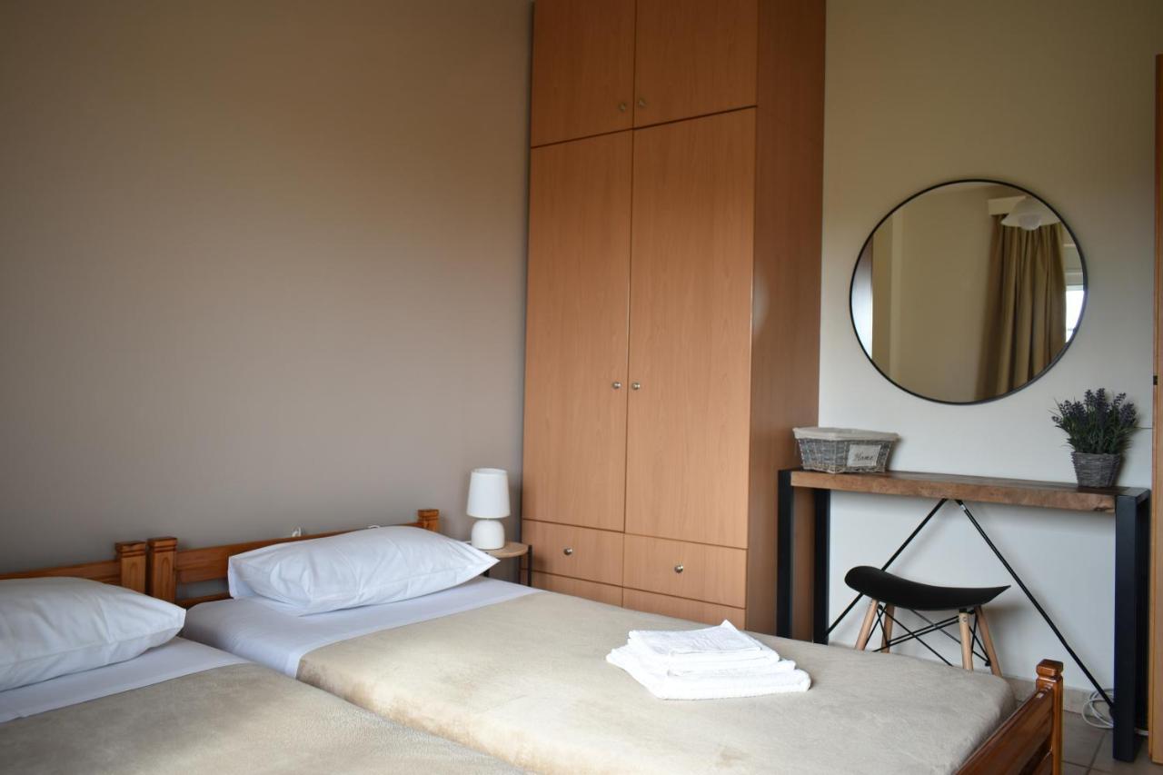 Mini Art Apartments Gerani  ภายนอก รูปภาพ