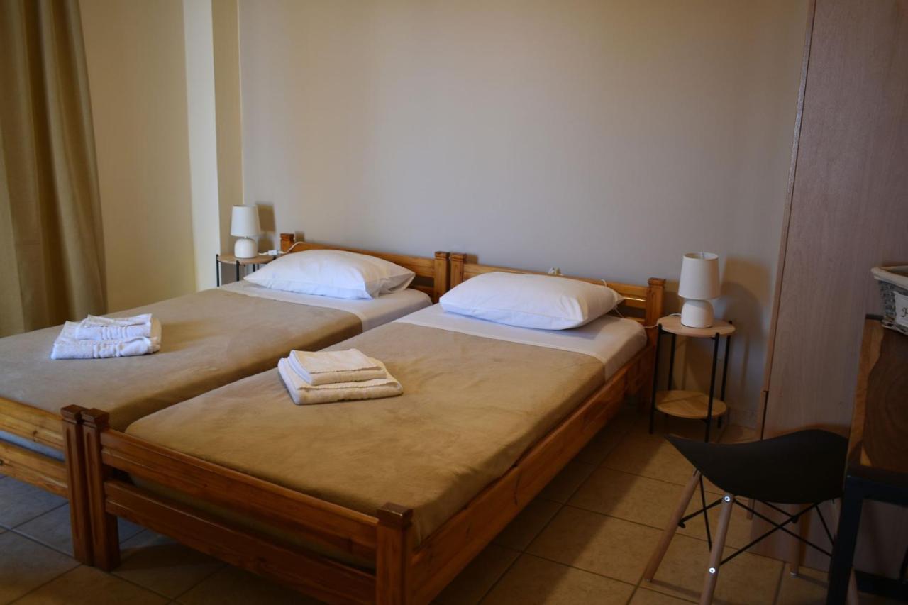 Mini Art Apartments Gerani  ภายนอก รูปภาพ
