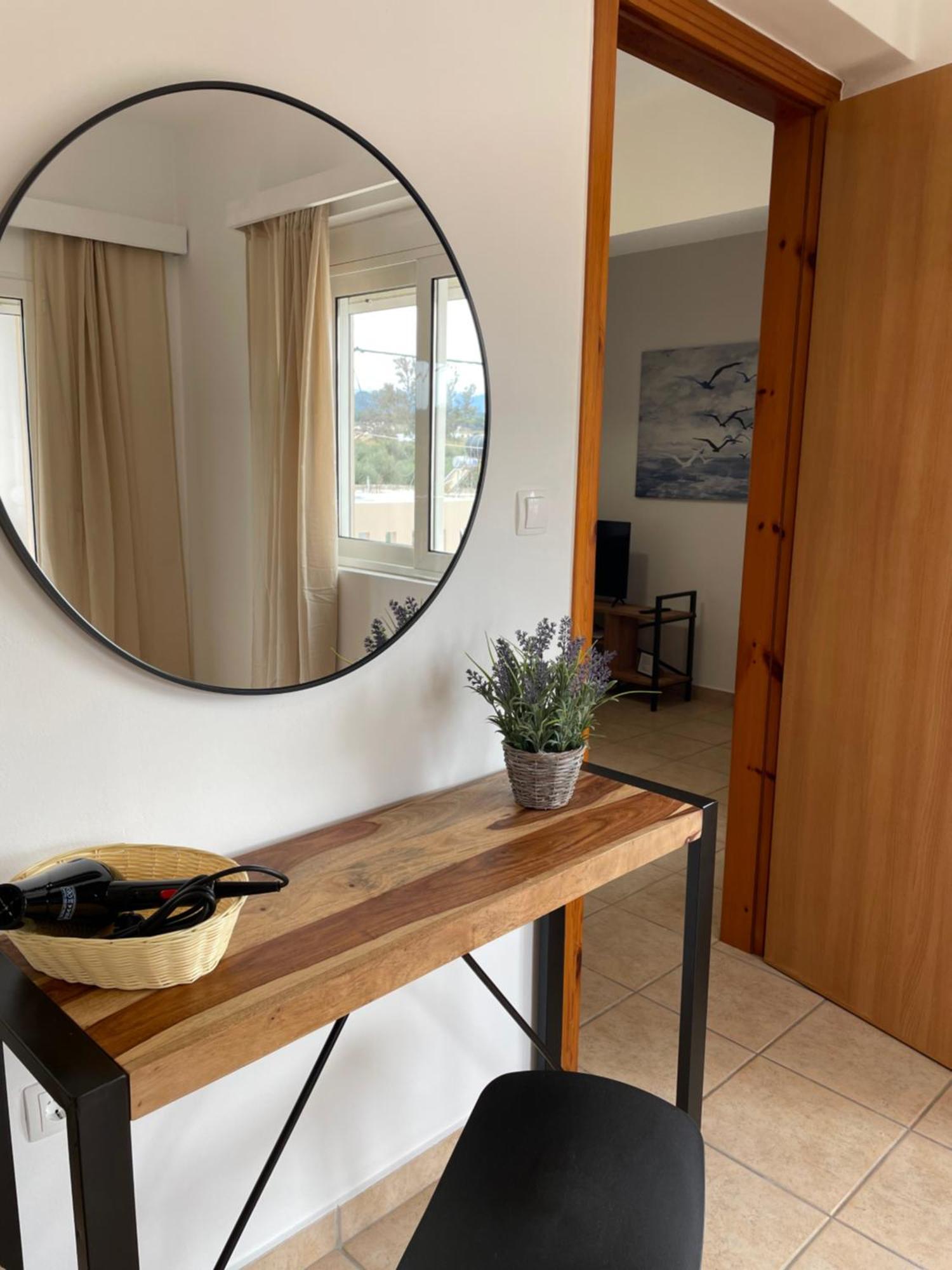 Mini Art Apartments Gerani  ภายนอก รูปภาพ