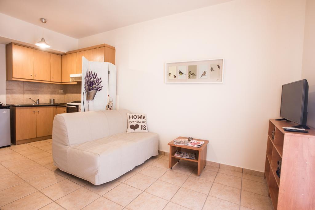 Mini Art Apartments Gerani  ภายนอก รูปภาพ